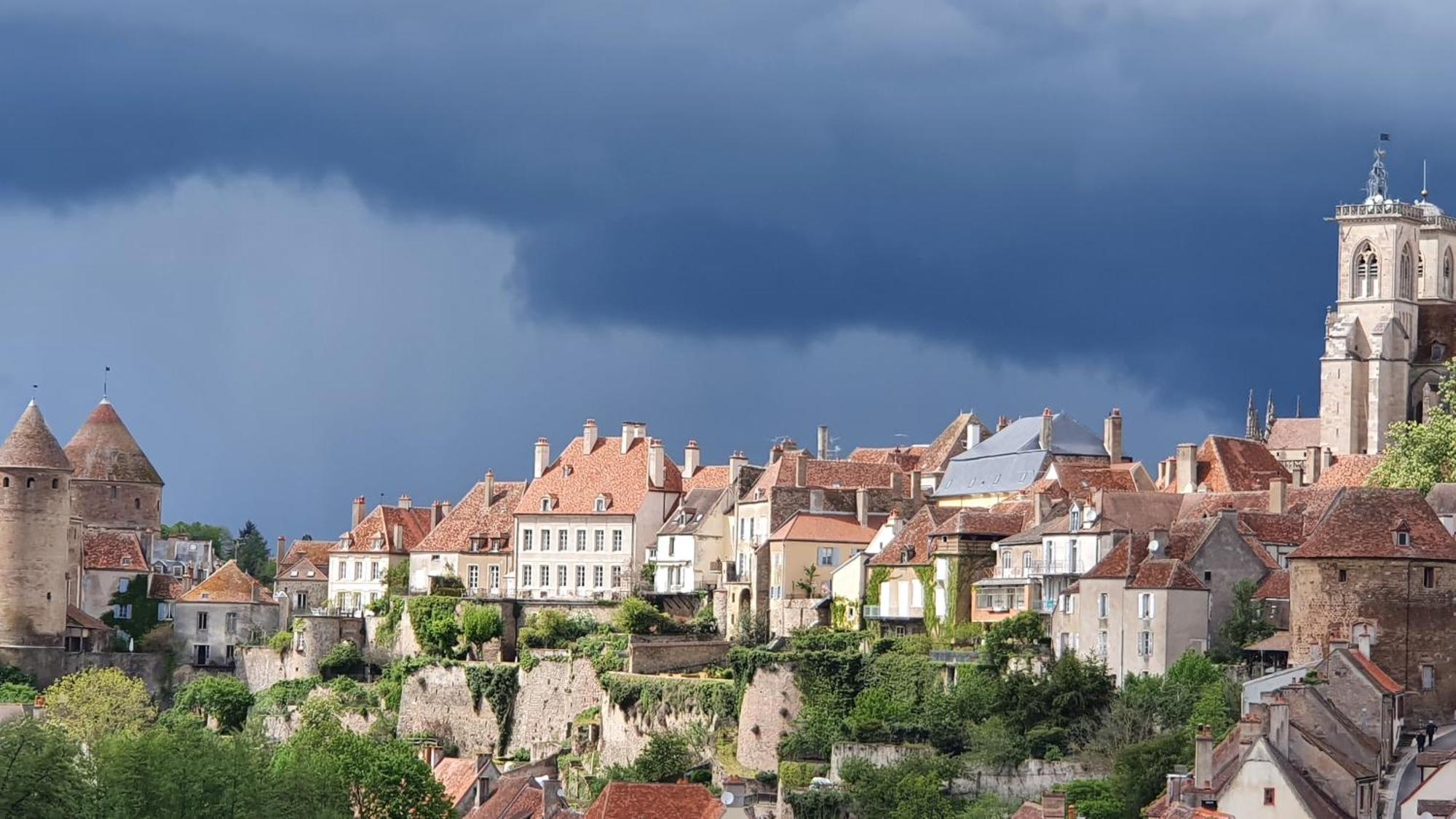 Willa Etape Du Pont Pinard Semur-en-Auxois Zewnętrze zdjęcie